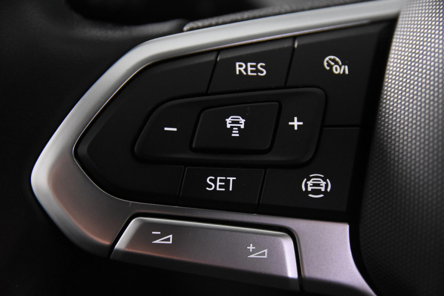 Volkswagen Golf VIII Life *1ste Eigenaar*Navigatie*Camera*Carplay*