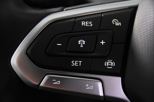 Volkswagen Golf VIII Life *1ste Eigenaar*Navigatie*Camera*Carplay*