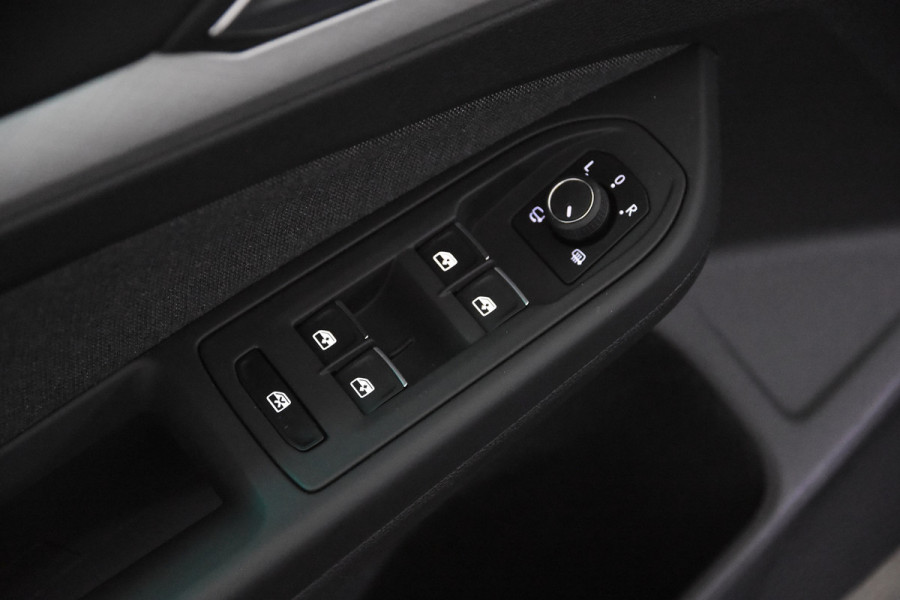 Volkswagen Golf VIII Life *1ste Eigenaar*Navigatie*Camera*Carplay*