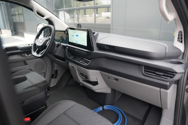 Ford E-Transit Custom 320 L2H1 Limited 71 kWh 218pk - 1+1 stoel - Stoelverwarming - Carplay - Camera - LED - Rijklaar