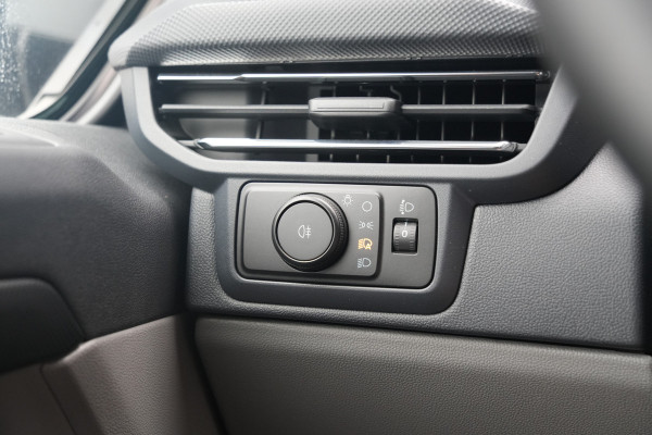 Ford E-Transit Custom 320 L2H1 Limited 71 kWh 218pk - Elek Trekhaak - LED - Carplay - Stoelverwarming - Keyless - Cruise - Rijklaar