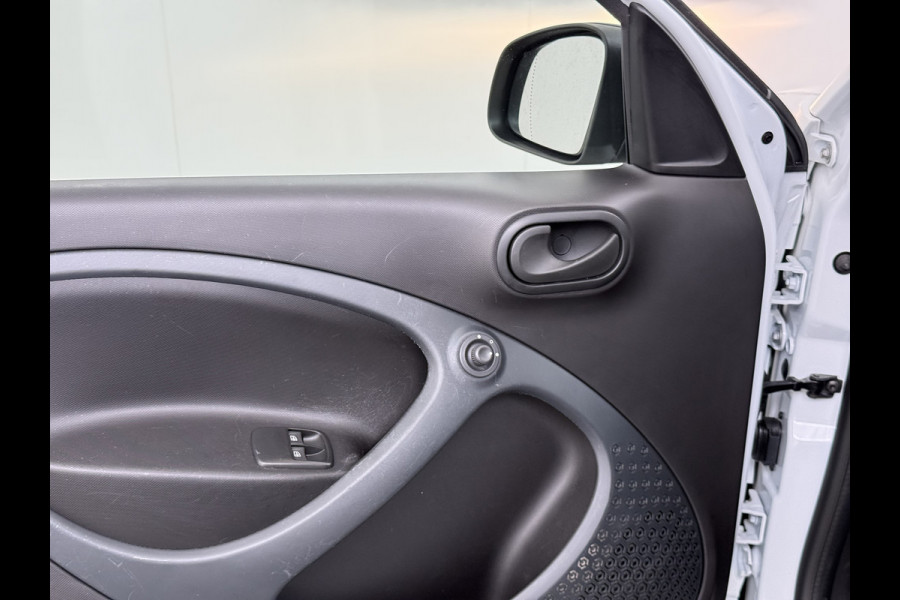 Smart Forfour EQ Electric Automaat SOH 90% Ecc Bluetooth Cruise Control 18kWh Business Solution Lmv Elek.Ramen+Spiegels Isofix Dealeronderhouden Origineel Nederlandse Auto