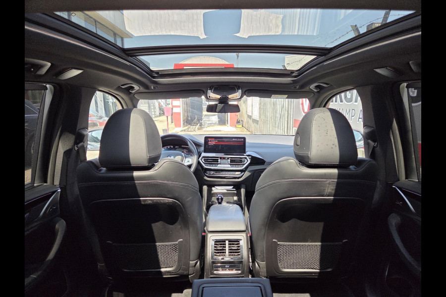BMW X3 xDrive30e 19"/Trekhaak/Leder + memory/Adaptieve cruise/Keyless/Dodehoek/Head-up/360 camera/HiFi/LED/Sfeerverlichting
