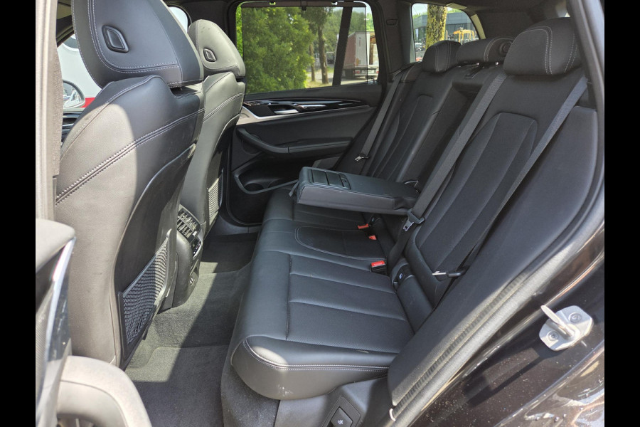 BMW X3 xDrive30e 19"/Trekhaak/Leder + memory/Adaptieve cruise/Keyless/Dodehoek/Head-up/360 camera/HiFi/LED/Sfeerverlichting