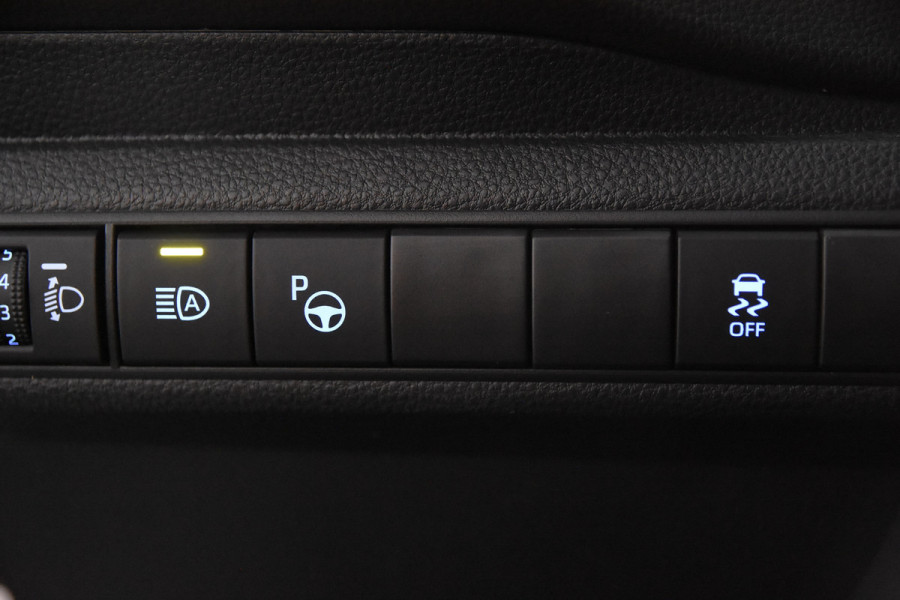 Toyota Corolla Touring Sports 1.8 Hybrid Dynamic *1ste Eigenaar*Navigatie*Stoelverwarming*