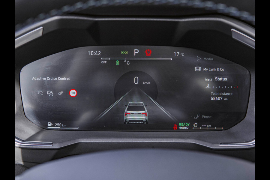 Lynk & Co 01 1.5 | Black Edition | Panoramadak|360° Camera|ACC|Stoelverwarming|Navi|Carplay