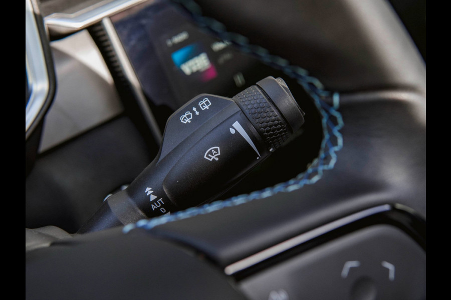 Lynk & Co 01 1.5 | Black Edition | Panoramadak|360° Camera|ACC|Stoelverwarming|Navi|Carplay