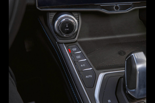 Lynk & Co 01 1.5 | Black Edition | Panoramadak|360° Camera|ACC|Stoelverwarming|Navi|Carplay