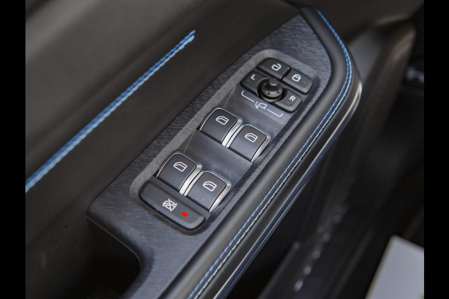 Lynk & Co 01 1.5 | Black Edition | Panoramadak|360° Camera|ACC|Stoelverwarming|Navi|Carplay