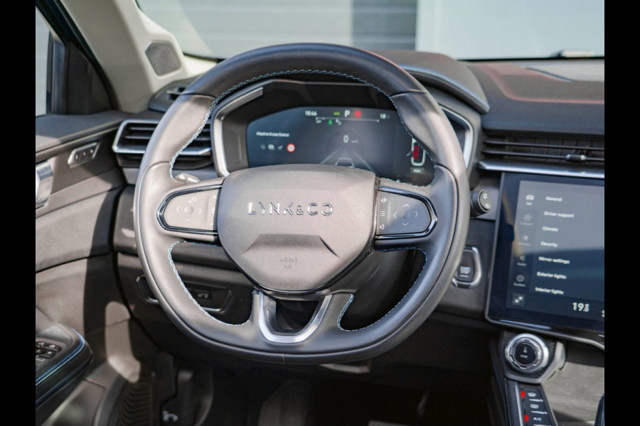 Lynk & Co 01 1.5 | Black Edition | Panoramadak|360° Camera|ACC|Stoelverwarming|Navi|Carplay
