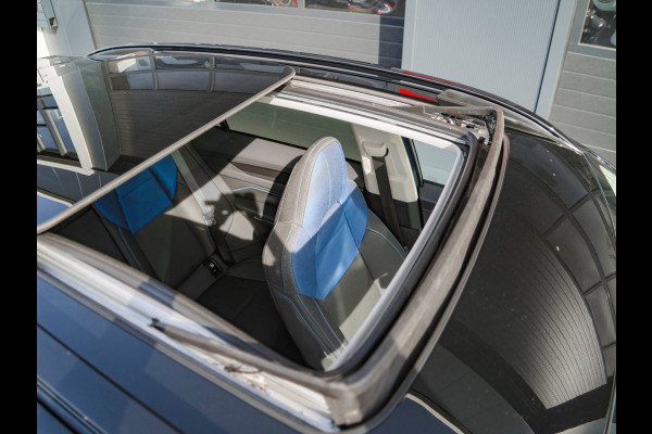 Lynk & Co 01 1.5 | Black Edition | Panoramadak|360° Camera|ACC|Stoelverwarming|Navi|Carplay