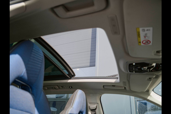 Lynk & Co 01 1.5 | Black Edition | Panoramadak|360° Camera|ACC|Stoelverwarming|Navi|Carplay
