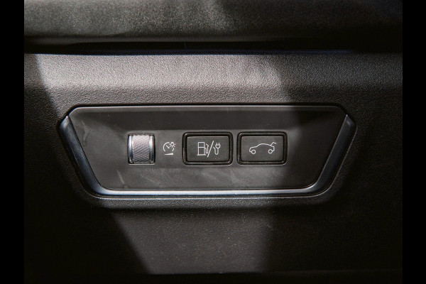 Lynk & Co 01 1.5 | Black Edition | Panoramadak|360° Camera|ACC|Stoelverwarming|Navi|Carplay