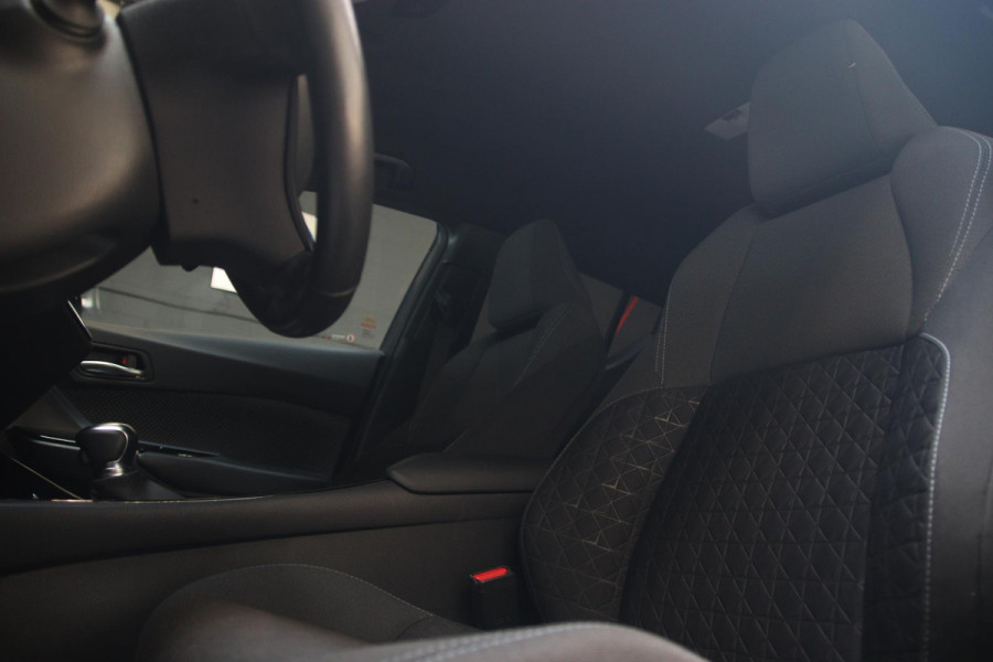 Toyota C-HR 2.0 Hybrid Dynamic XENON-CLIMA-STOEL VRM-CAMERA