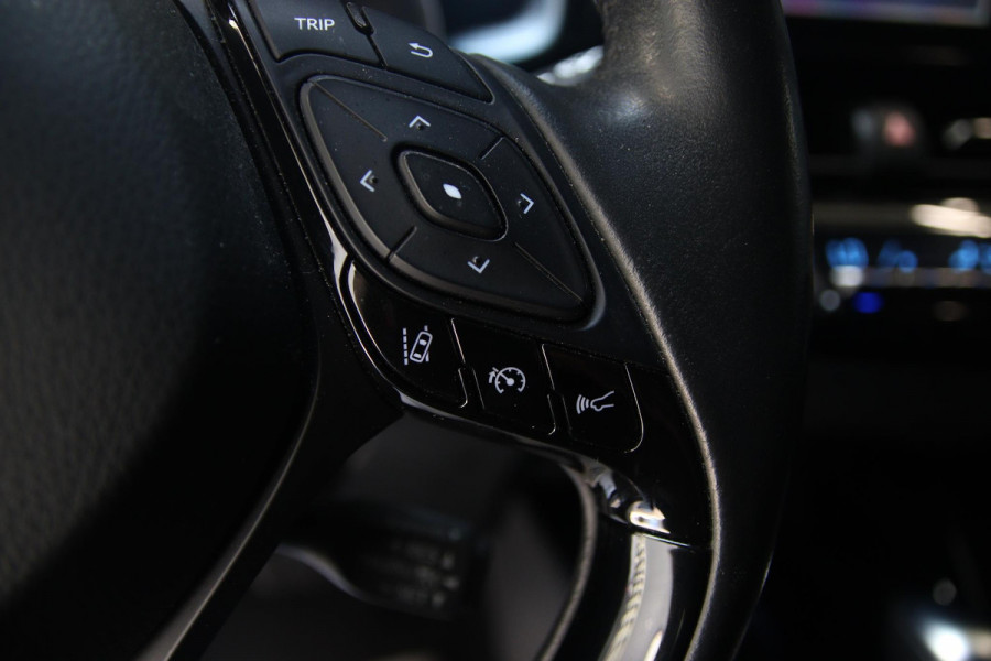 Toyota C-HR 2.0 Hybrid Dynamic XENON-CLIMA-STOEL VRM-CAMERA