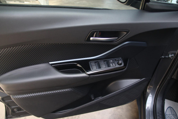 Toyota C-HR 2.0 Hybrid Dynamic XENON-CLIMA-STOEL VRM-CAMERA