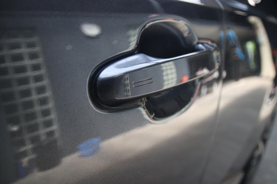 Toyota C-HR 2.0 Hybrid Dynamic XENON-CLIMA-STOEL VRM-CAMERA