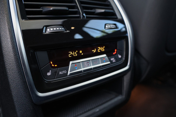 BMW X5 xDrive45e High Executive | BTW | M-SPORT | HUD | 4WIELSTUURING | SKYLOUNGE | CABRON | 22'' | ACC | DEALER ONDH | 360 |