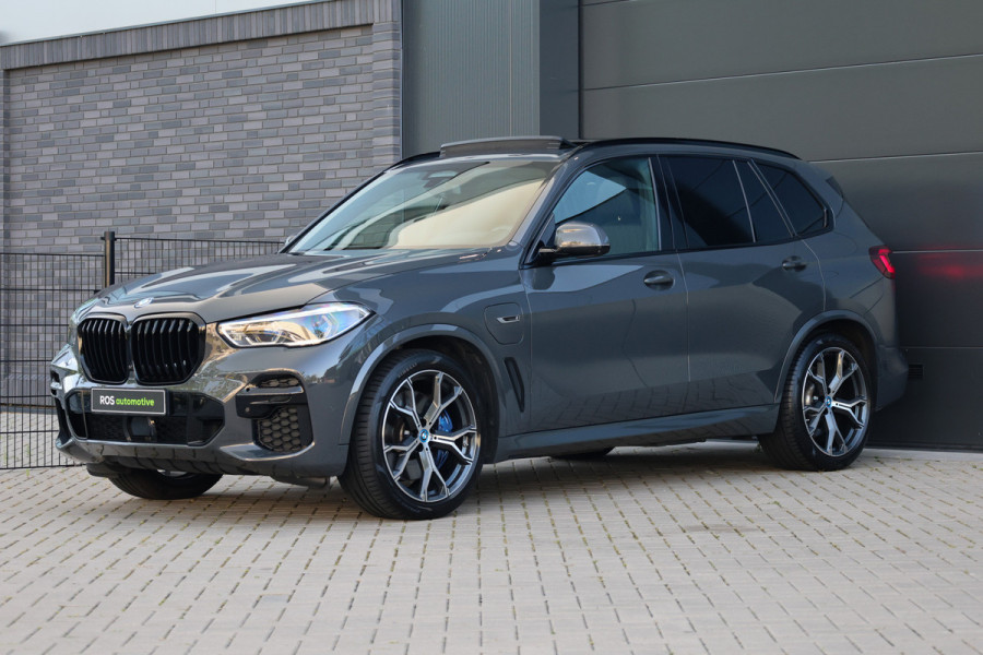 BMW X5 xDrive45e High Executive | BTW | M-SPORT | HUD | 4WIELSTUURING | SKYLOUNGE | CABRON | 22'' | ACC | DEALER ONDH | 360 |