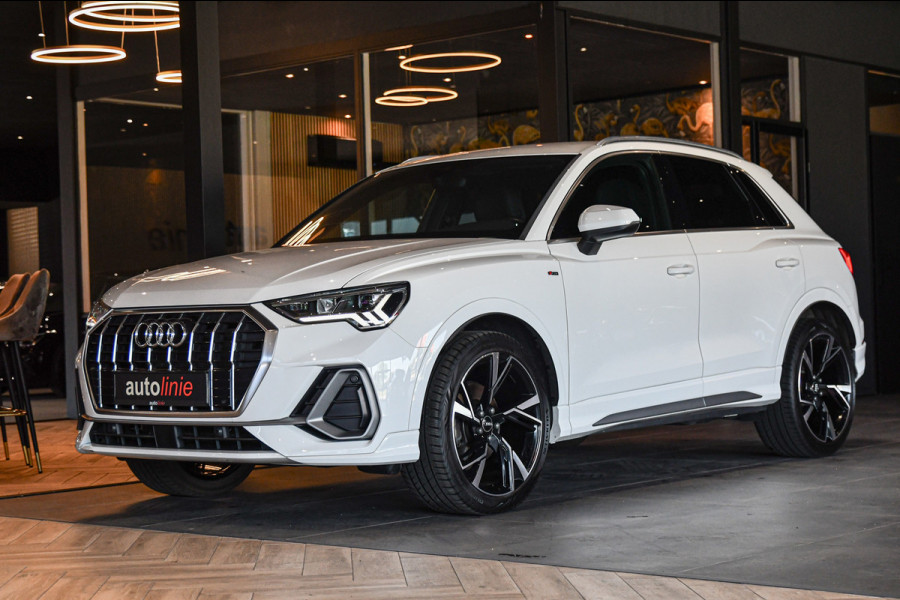 Audi Q3 35 TFSI 3x S-line. ACC, Camera, Matrix, Dodehoek, Stoelverw!