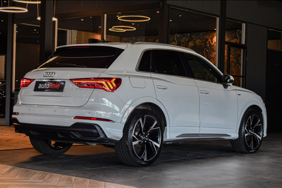Audi Q3 35 TFSI 3x S-line. ACC, Camera, Matrix, Dodehoek, Stoelverw!
