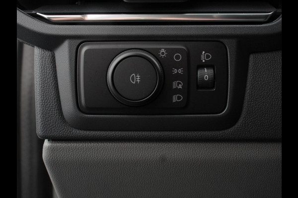 Ford Transit Custom 340 L2H1 Limited 65 kWh 8 persoons Automaat Cruise Control Airco Lichtmetalen Velgen