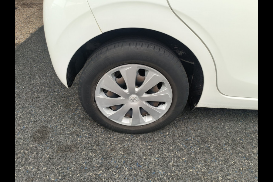 Peugeot 108 1.0 e-VTi Active uit 2018 Rijklaar + 12 maanden Bovag-garantie Henk Jongen Auto's in Helmond,  al 50 jaar service zoals 't hoort!