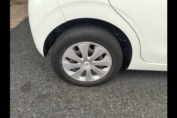 Peugeot 108 1.0 e-VTi Active uit 2018 Rijklaar + 12 maanden Bovag-garantie Henk Jongen Auto's in Helmond,  al 50 jaar service zoals 't hoort!