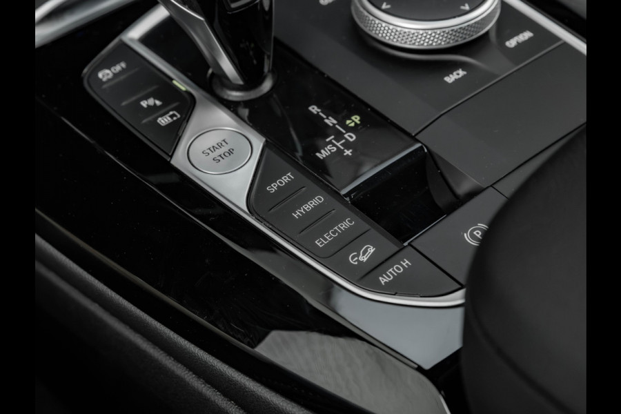 BMW X3 xDrive30e M-Sport - Pano - Trekhaak - Memoryzetel - Head-Up
