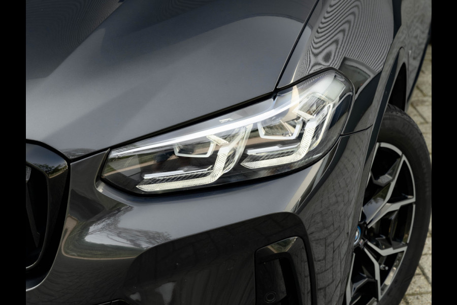 BMW X3 xDrive30e M-Sport - Pano - Trekhaak - Memoryzetel - Head-Up