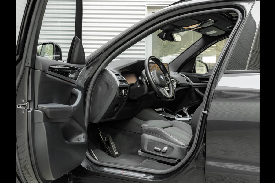 BMW X3 xDrive30e M-Sport - Pano - Trekhaak - Memoryzetel - Head-Up