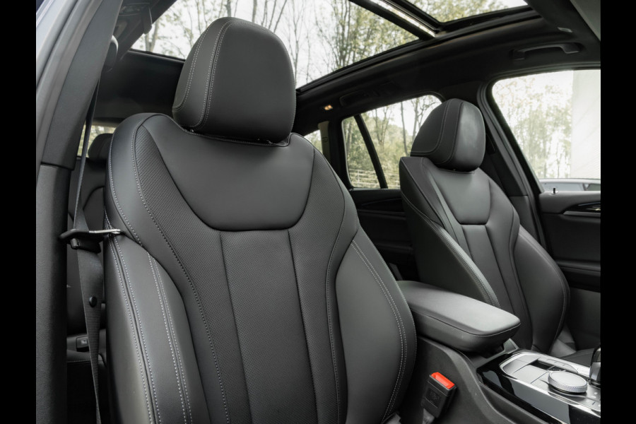 BMW X3 xDrive30e M-Sport - Pano - Trekhaak - Memoryzetel - Head-Up