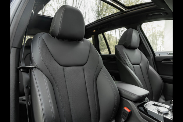 BMW X3 xDrive30e M-Sport - Pano - Trekhaak - Memoryzetel - Head-Up