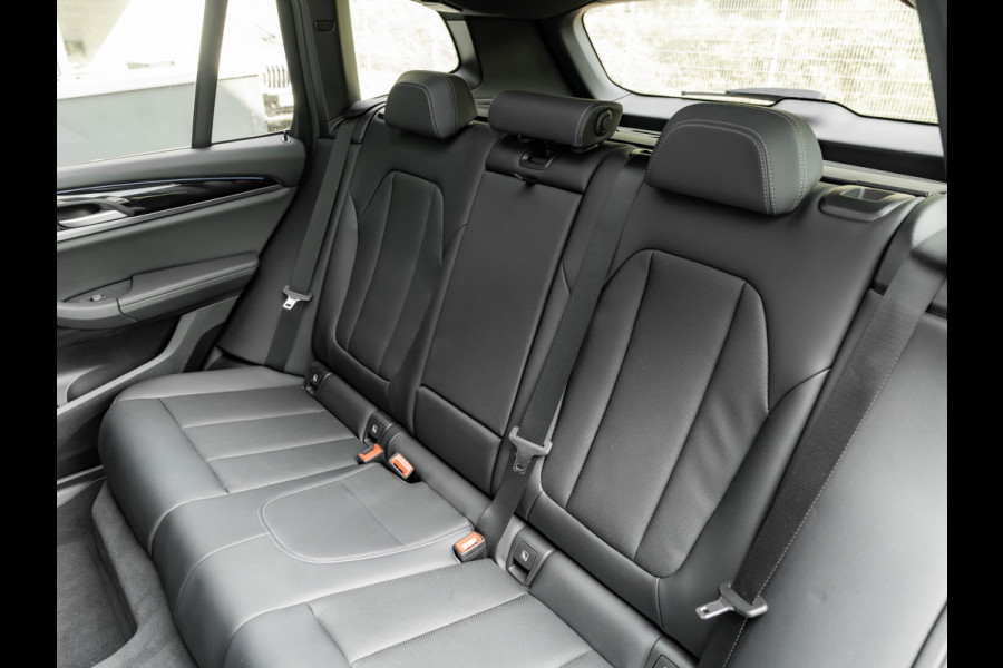 BMW X3 xDrive30e M-Sport - Pano - Trekhaak - Memoryzetel - Head-Up