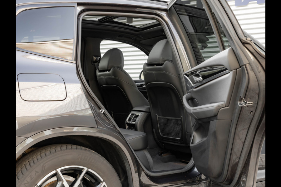 BMW X3 xDrive30e M-Sport - Pano - Trekhaak - Memoryzetel - Head-Up