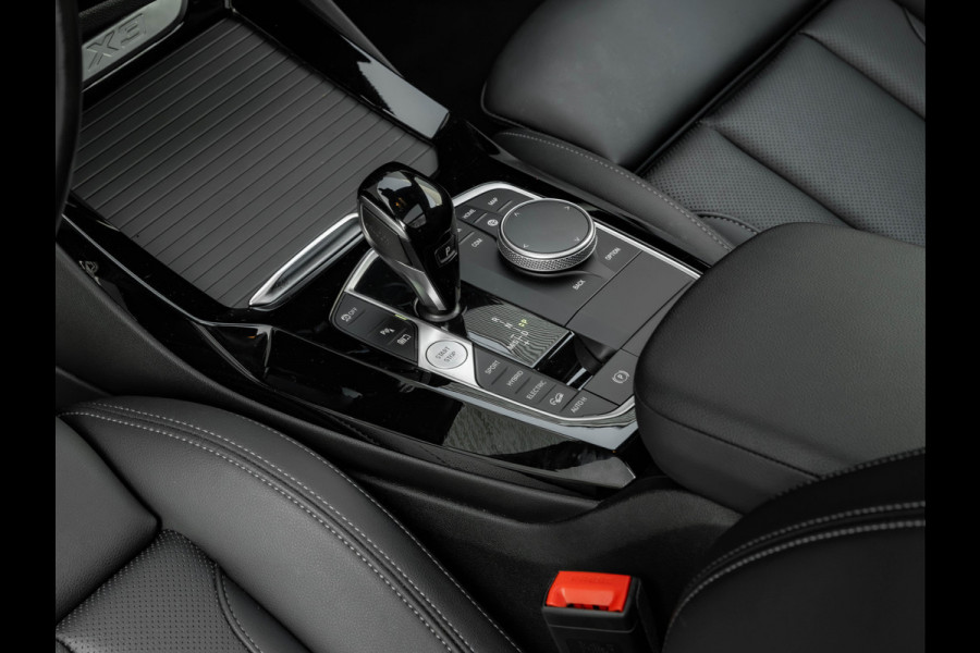 BMW X3 xDrive30e M-Sport - Pano - Trekhaak - Memoryzetel - Head-Up