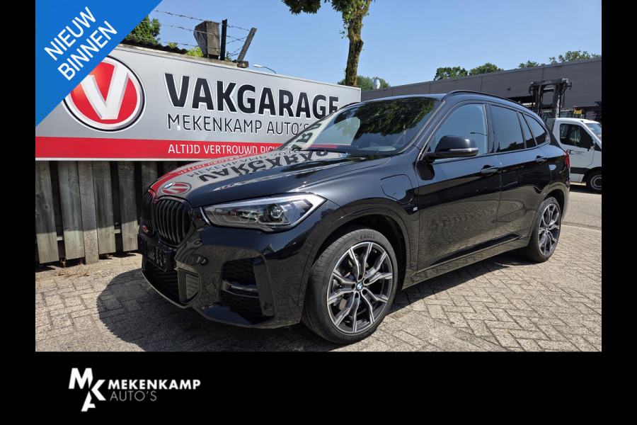 BMW X1 xDrive25e High Executive Edition M Sport 19"/Panoramadak/Elektrische stoel + memory/Adaptieve cruise/Keyless/HiFi/Camera