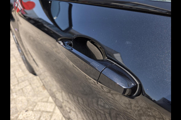 BMW X1 xDrive25e High Executive Edition M Sport 19"/Panoramadak/Elektrische stoel + memory/Adaptieve cruise/Keyless/HiFi/Camera