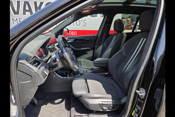 BMW X1 xDrive25e High Executive Edition M Sport 19"/Panoramadak/Elektrische stoel + memory/Adaptieve cruise/Keyless/HiFi/Camera