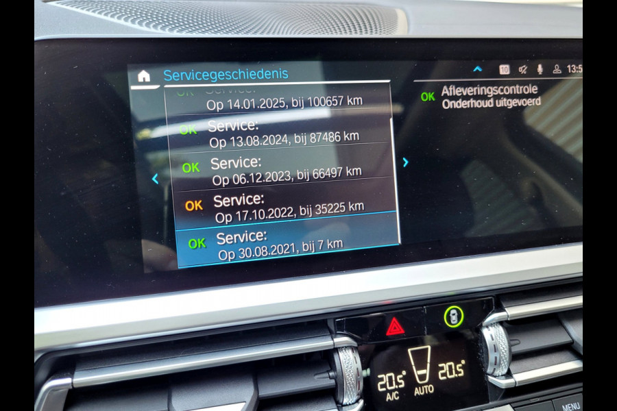 BMW 3 Serie Touring 320e Luxury - Pano, Trekhaak, Laser (NL NAP BTW)