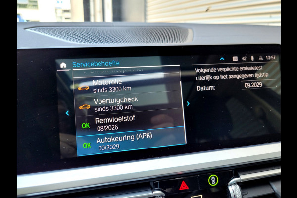 BMW 3 Serie Touring 320e Luxury - Pano, Trekhaak, Laser (NL NAP BTW)