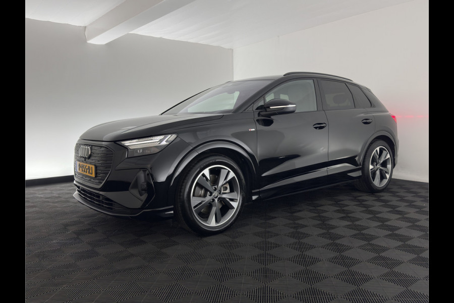 Audi Q4 e-tron 40 Launch S-Line Edition Competition 77 kWh [3-Fase-11kW] {SoH-89%} (INCL-BTW) *HEAT-PUMP | LEATHER | MATRIX-LED | SONOS-SOUND | ADAPTIVE-CRUISE | HEATED-SPORTSEATS | AMBIENTLIGHT | DIGI-COCKPIT | CAMERA | KEYLESS | HEAD-UP |  DAB+ | TOWBAR | 20''ALU*