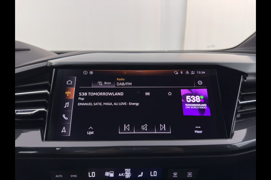 Audi Q4 e-tron 40 Launch S-Line Edition Competition 77 kWh [3-Fase-11kW] {SoH-89%} (INCL-BTW) *HEAT-PUMP | LEATHER | MATRIX-LED | SONOS-SOUND | ADAPTIVE-CRUISE | HEATED-SPORTSEATS | AMBIENTLIGHT | DIGI-COCKPIT | CAMERA | KEYLESS | HEAD-UP |  DAB+ | TOWBAR | 20''ALU*