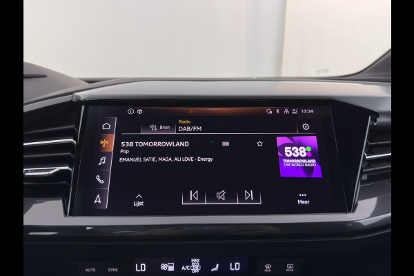 Audi Q4 e-tron 40 Launch S-Line Edition Competition 77 kWh [3-Fase-11kW] {SoH-89%} (INCL-BTW) *HEAT-PUMP | LEATHER | MATRIX-LED | SONOS-SOUND | ADAPTIVE-CRUISE | HEATED-SPORTSEATS | AMBIENTLIGHT | DIGI-COCKPIT | CAMERA | KEYLESS | HEAD-UP |  DAB+ | TOWBAR | 20''ALU*