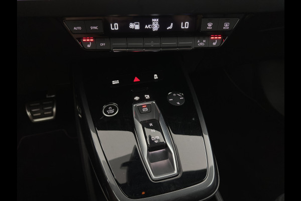 Audi Q4 e-tron 40 Launch S-Line Edition Competition 77 kWh [3-Fase-11kW] {SoH-89%} (INCL-BTW) *HEAT-PUMP | LEATHER | MATRIX-LED | SONOS-SOUND | ADAPTIVE-CRUISE | HEATED-SPORTSEATS | AMBIENTLIGHT | DIGI-COCKPIT | CAMERA | KEYLESS | HEAD-UP |  DAB+ | TOWBAR | 20''ALU*