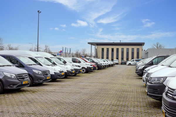 Peugeot Boxer 330 2.2 HDi L1H1*NAV*CAM*3PERS*HAAK*CRUISE*A/C*TEL
