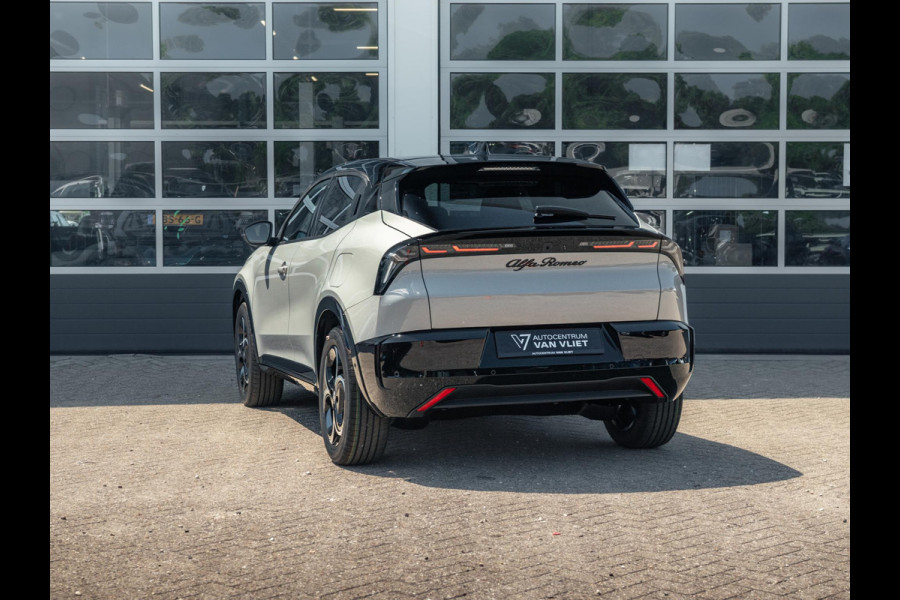 Alfa Romeo junior Elettrica Ti 54 kWh | Clima | Adapt. Cruise | Keyless | Handsfree A-Klep | PDC rondom | Pack Techno | Warmtepomp | Bicolore