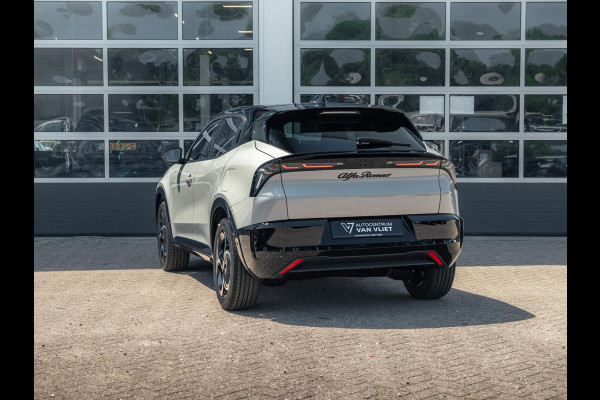Alfa Romeo junior Elettrica Ti 54 kWh | Clima | Adapt. Cruise | Keyless | Handsfree A-Klep | PDC rondom | Pack Techno | Warmtepomp | Bicolore