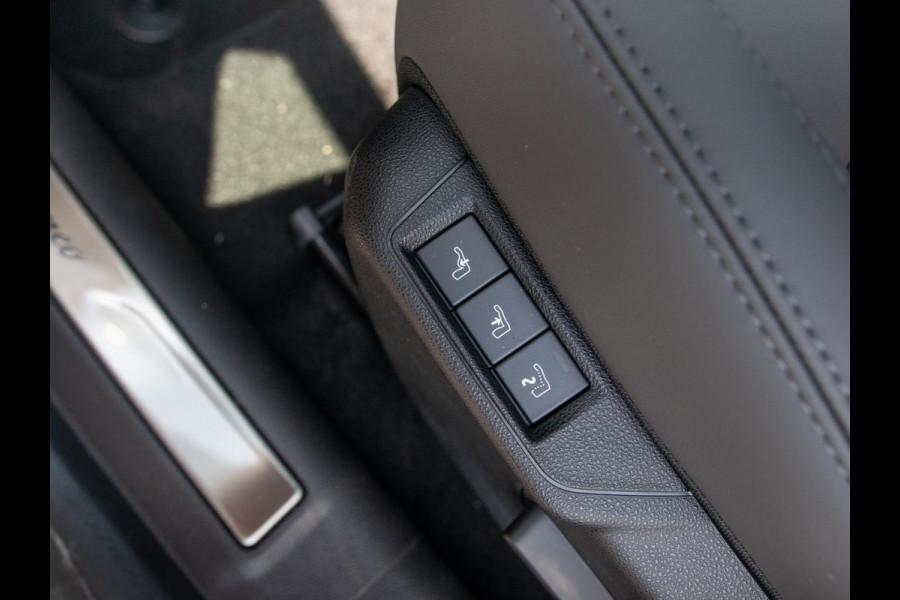 Alfa Romeo junior Elettrica Ti 54 kWh | Clima | Adapt. Cruise | Keyless | Handsfree A-Klep | PDC rondom | Pack Techno | Warmtepomp | Bicolore