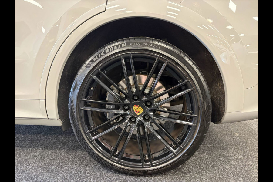 Porsche Cayenne Coupé 3.0 E-Hybrid*NL-Auto*NAP*Pano*Luchtvering*Head-Up*Trekhaak*Stoel airco